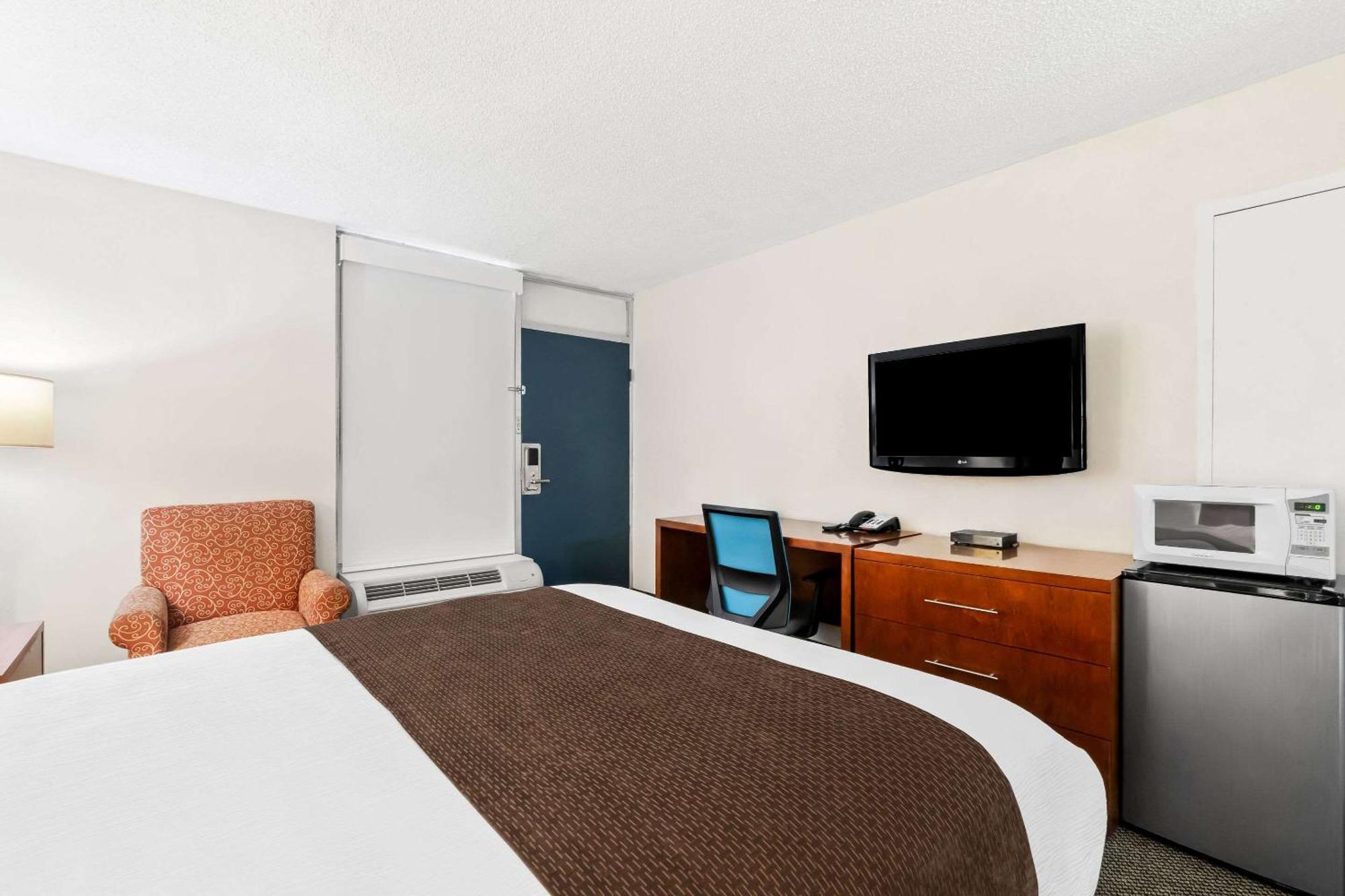 Rodeway Inn Dalton Exteriör bild