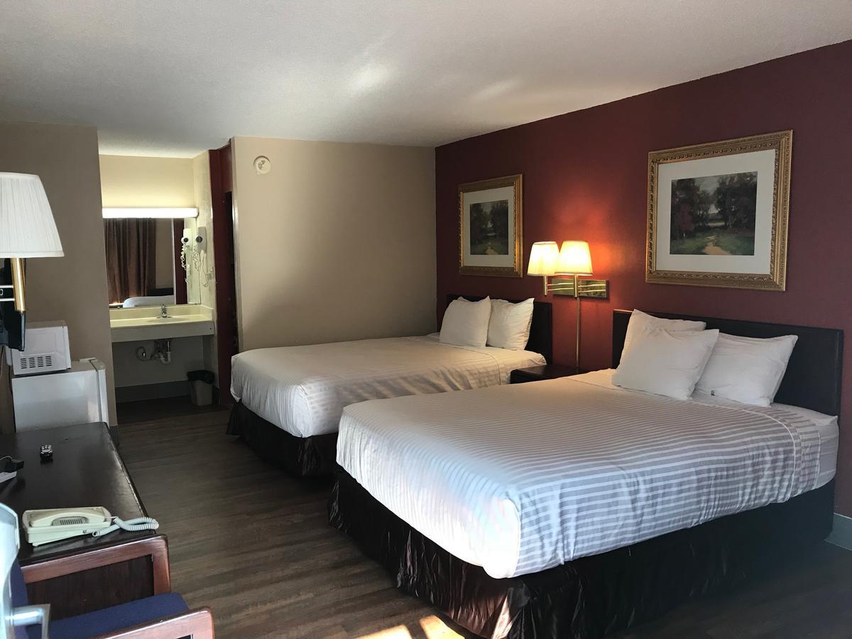 Rodeway Inn Dalton Exteriör bild